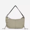 Bolso tipo bandolera con detalle de cordón