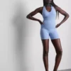 Camiseta deportiva sin costuras con cuello halter