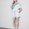Pijamas cortos estilo boyfriend de satén con estampado floral