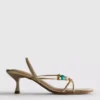 Sandalias de tacón bajo con cuentas
