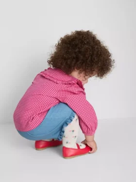 0-36 meses | Conjunto de blusa con cuello y pantalones cortos con volantes
