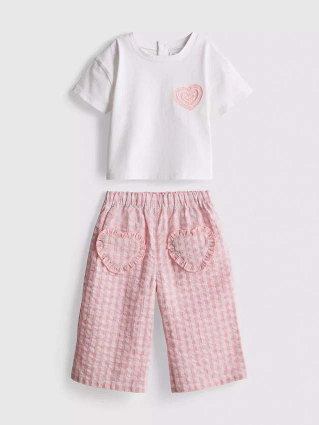 0-36 meses | Conjunto de camiseta con bolsillo en forma de corazón y pantalones