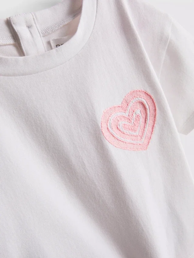 0-36 meses | Conjunto de camiseta con bolsillo en forma de corazón y pantalones