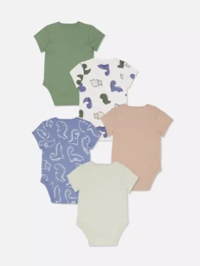 0-36 meses | Paquete de 5 bodies de manga corta con diseño de dinosaurios en pantalones cortos