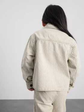 1,5-12 años | Chaqueta tipo «shacket» de mezclilla de rayas finas de algodón de The Edit