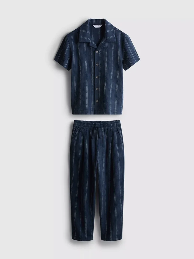 1,5-12 años | Conjunto de camisas y pantalones a rayas con textura de algodón de The Edit