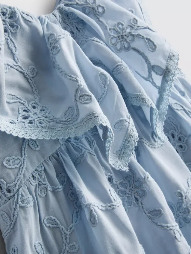 1,5-12 años | Vestido tipo smock con bordado floral de The Edit