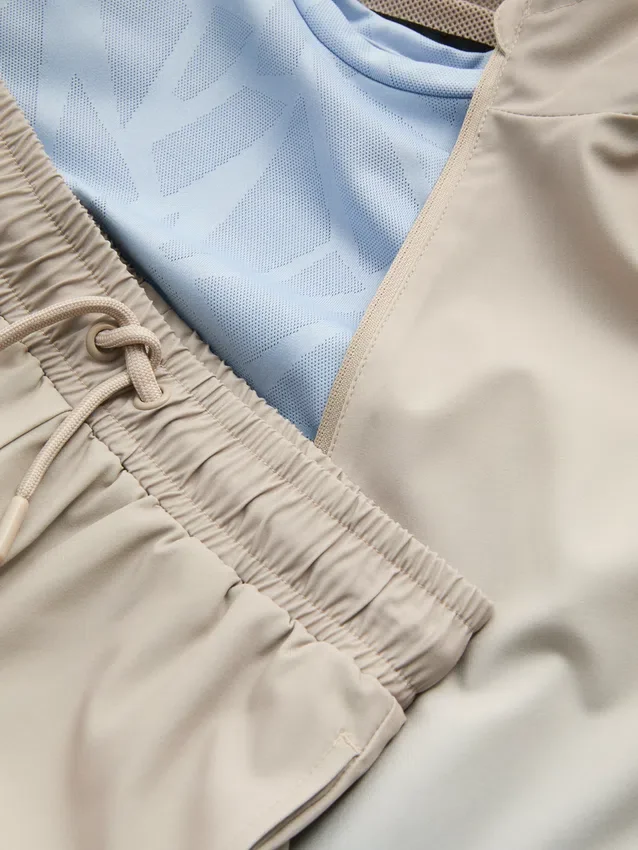 1,5-7 años | Conjunto deportivo de 3 piezas: camiseta, pantalones cortos y sudadera con capucha
