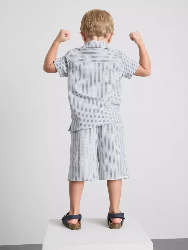 1,5-8 años | Conjunto de camisa de punto a rayas y pantalones cortos