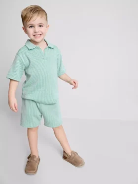 1,5-9 años | Conjunto de camisa a rayas y pantalones cortos