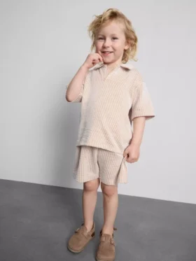 1,5-9 años | Conjunto de camisa a rayas y pantalones cortos