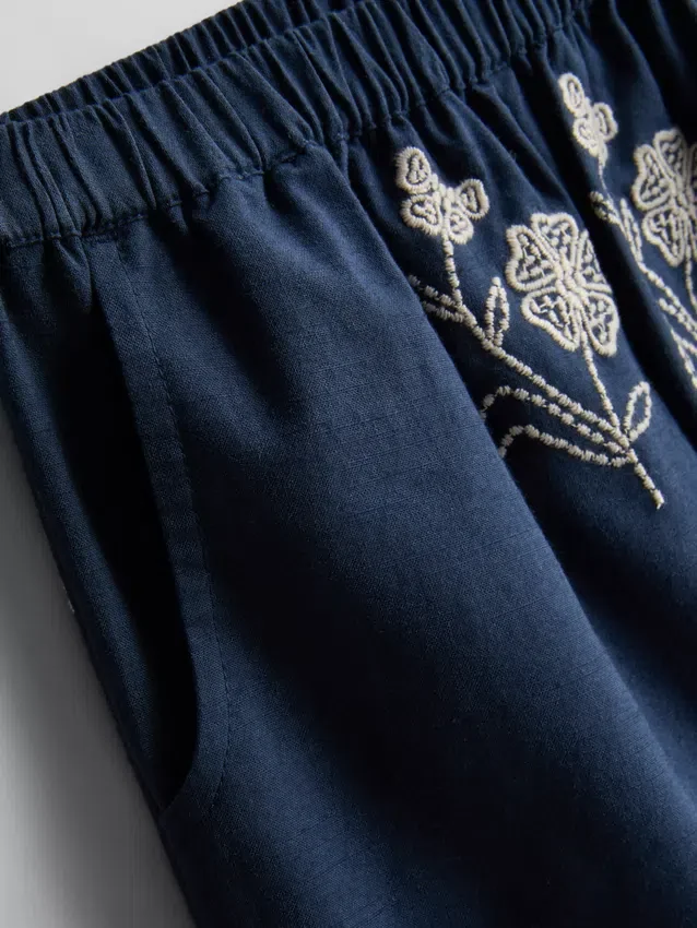 1,5-9 años | pantalones con bordado floral