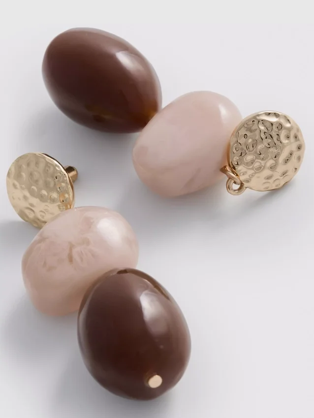 Aretes colgantes de resina