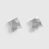 Aretes cuadrados de metal fundido