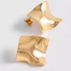 Aretes cuadrados de metal fundido