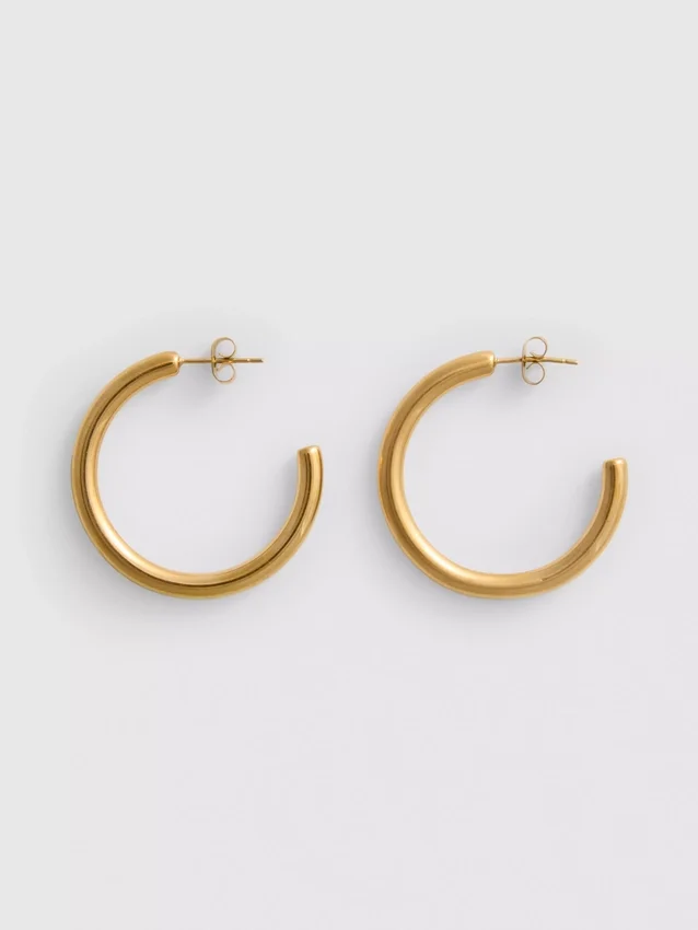 Aretes de aro resistentes al agua