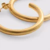 Aretes de aro resistentes al agua