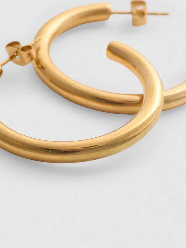 Aretes de aro resistentes al agua