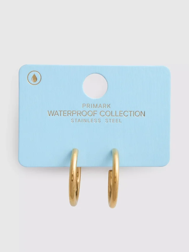 Aretes de aro resistentes al agua