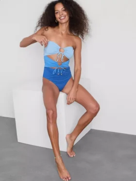 Bañador bandeau con aberturas