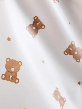 Babero tipo overol con diseño de oso