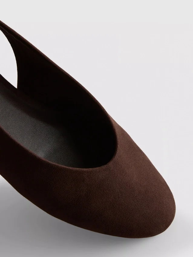 Bailarinas con tiras traseras