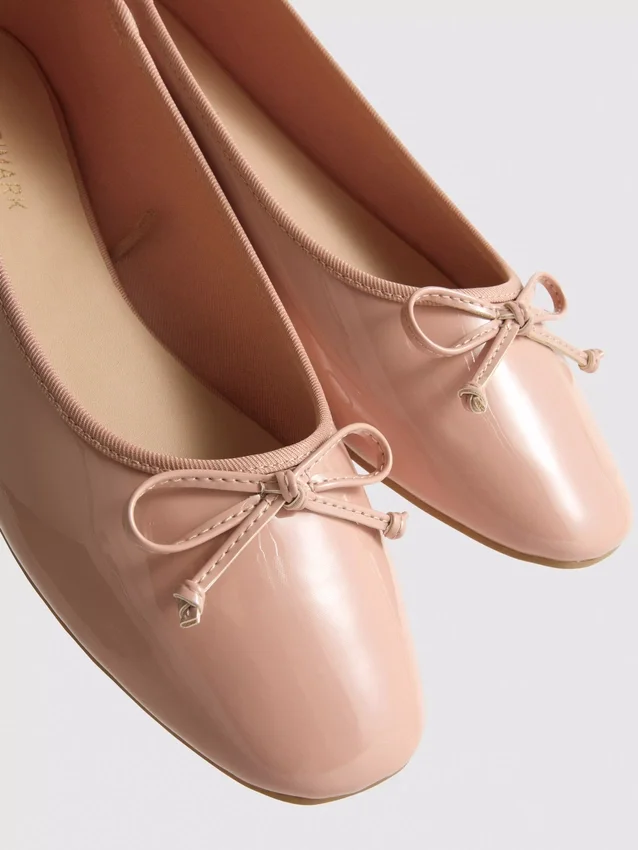 Bailarinas planas con lazo de imitación de cuero