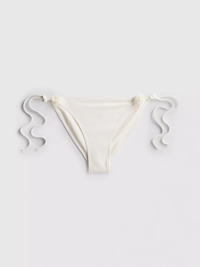 Bikini con braguitas de lazo lateral y estampado floral en 3D