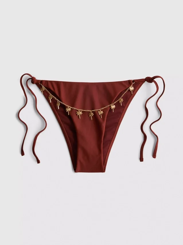 Bikini con detalle de cadena y lazos laterales