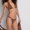 Bikini de Paula Echevarría con estampado de leopardo y brillo