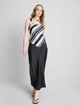 Blusa a rayas con dobladillo en punta