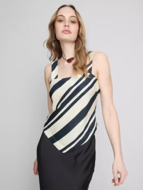 Blusa a rayas con dobladillo en punta