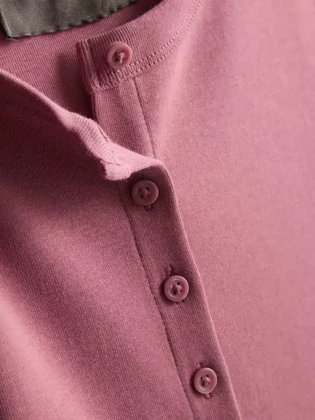 Blusa acanalada con botones, rica en algodón