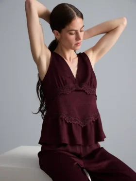 Blusa arrugada con cuello en V