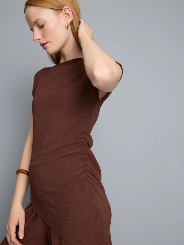 Blusa asimétrica arrugada