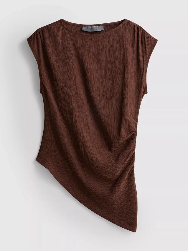 Blusa asimétrica arrugada