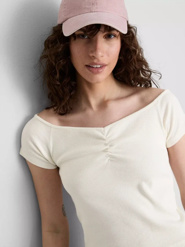 Blusa bardot de manga corta con alto contenido de algodón