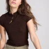 Blusa con cuello alto texturizado