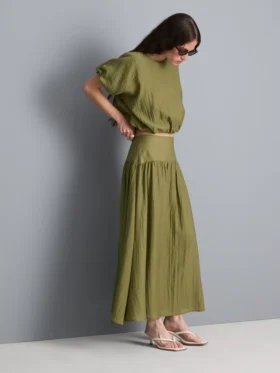 Blusa con dobladillo abombado