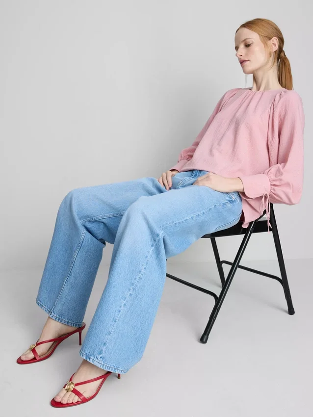 Blusa con mangas abullonadas texturizadas