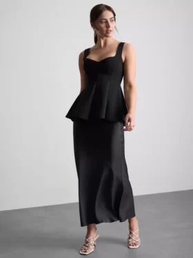 Blusa de crepé con peplum y escote corazón