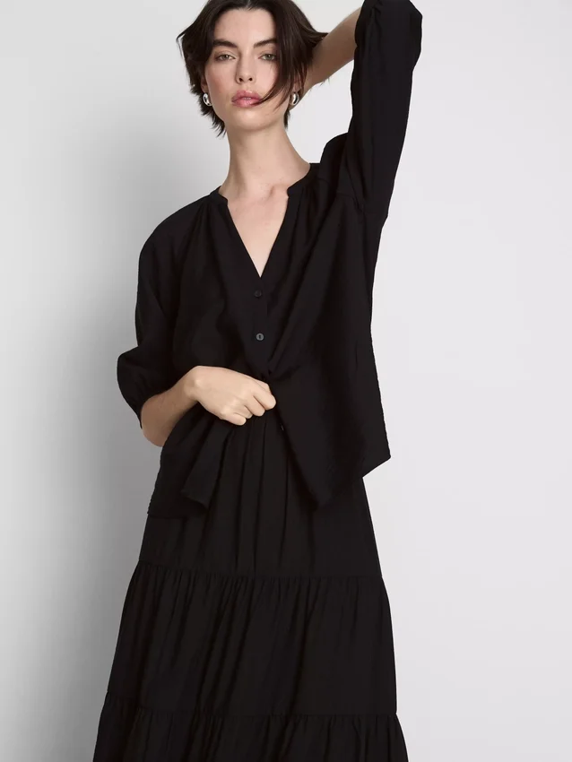 Blusa de cuello en V con mangas 3/4
