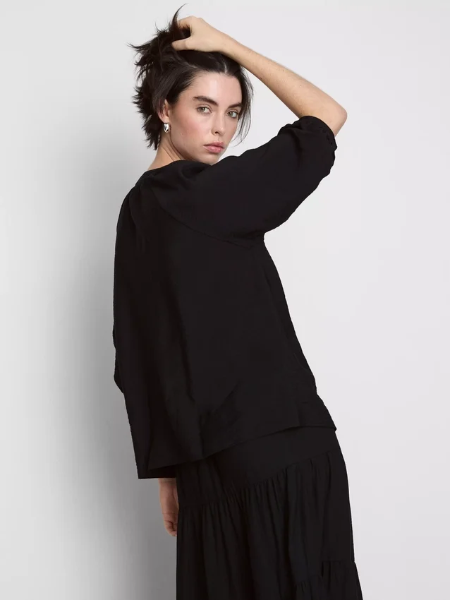 Blusa de cuello en V con mangas 3/4