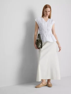 Blusa de popelín fruncida con cuello en V de The Edit