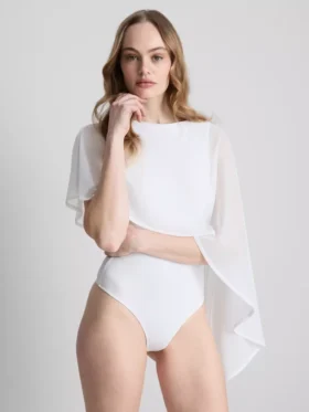 Body con capa superpuesta