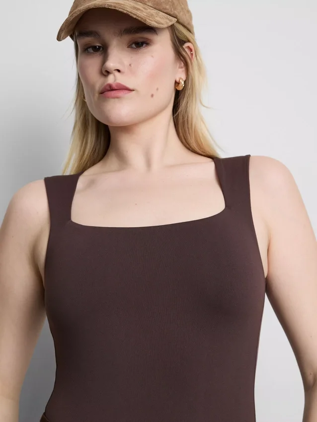 Body sin costuras con cuello cuadrado
