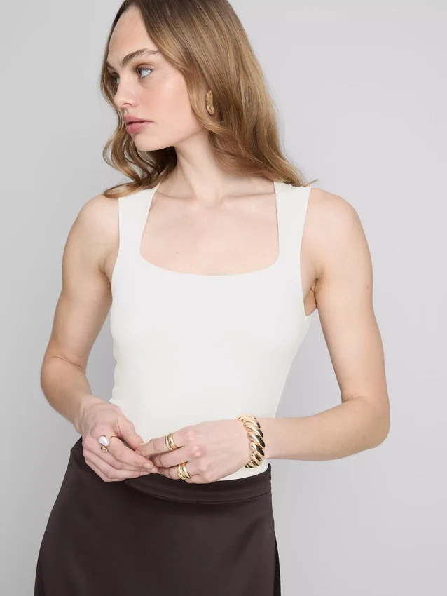 Body sin costuras con cuello cuadrado