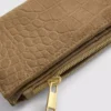 Bolsa con efecto cocodrilo