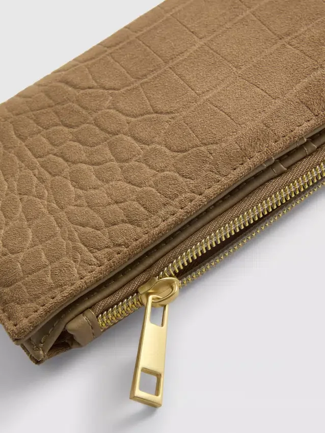 Bolsa con efecto cocodrilo