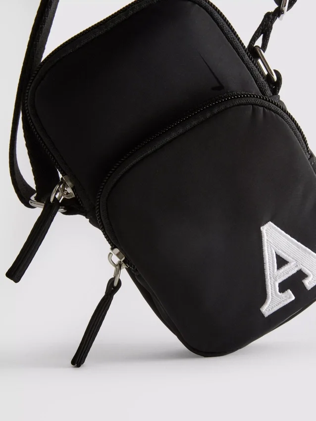 Bolsa para celular con iniciales
